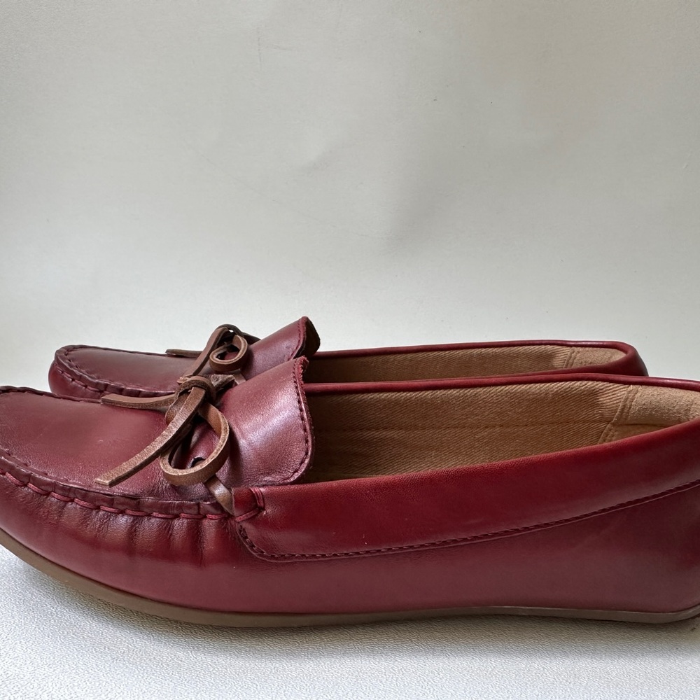 Clarks Red Leather Loafers Moc Size 7.5